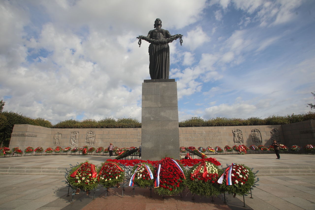 Пискарёвское мемориальное кладбище Санкт-Петербург